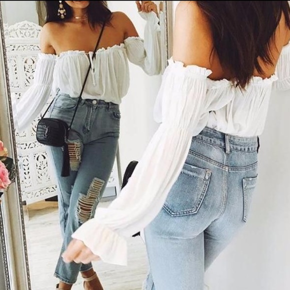 Off Shoulder Flowy Top - Picture 3 of 4